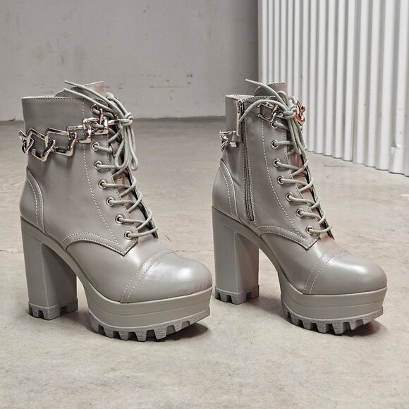 Chunky Platform Lace-Up Ankle Boots With Chain Detail In Light Olive Faux Leathe - Picture 4 of 7